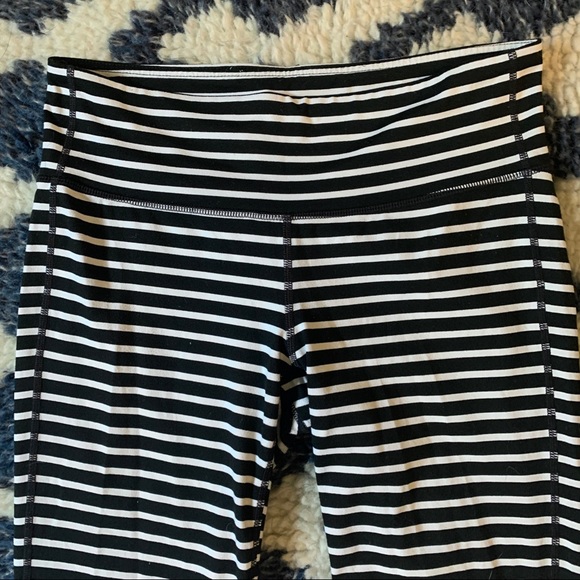 Athleta Stripes Chatarunga Crop Leggings | Size M - Picture 3 of 8